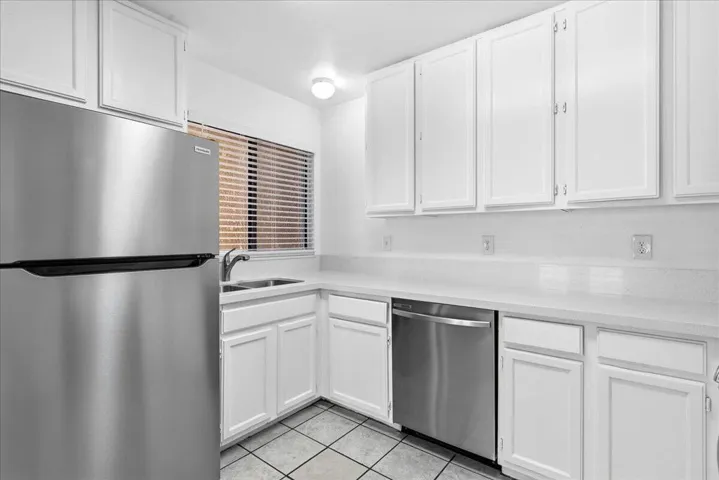 17-Kitchen