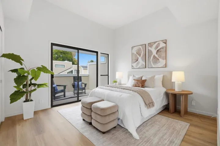 1993 Plymouth Street 4, Mountain View, California 94043