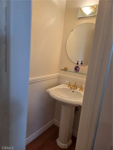 7908 Via Magdalena, Burbank, California 91504