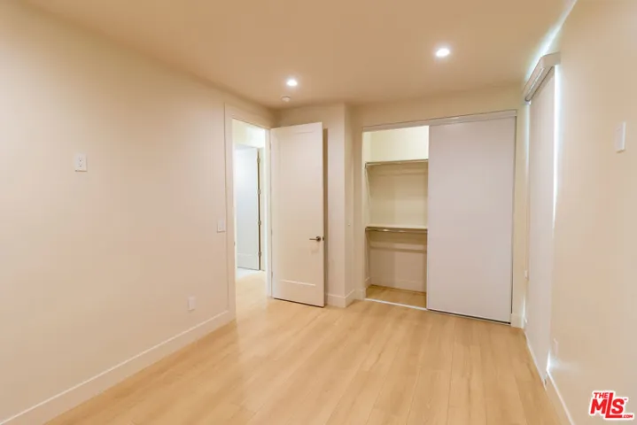 821 S Muirfield Road, Los Angeles, California 90005