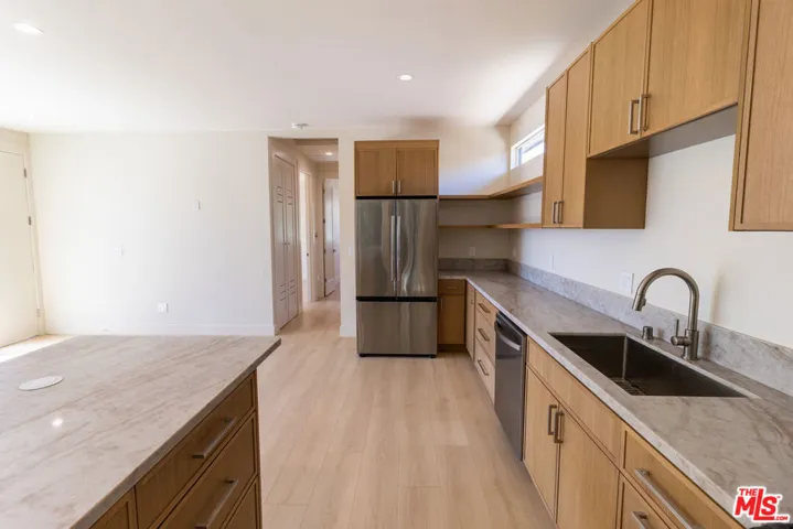 821 S Muirfield Road, Los Angeles, California 90005