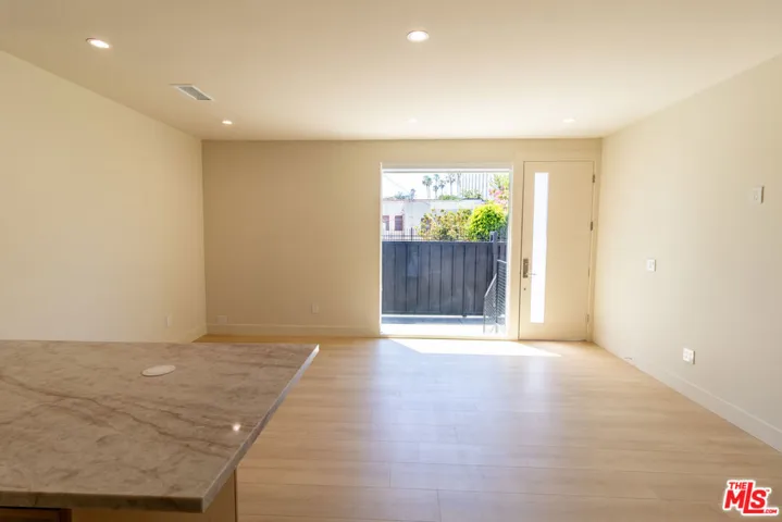 821 S Muirfield Road, Los Angeles, California 90005