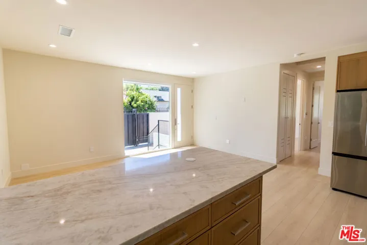 821 S Muirfield Road, Los Angeles, California 90005