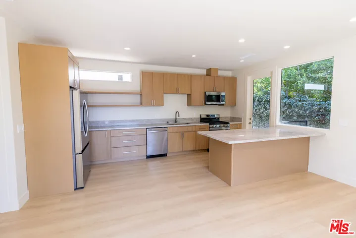 821 S Muirfield Road, Los Angeles, California 90005