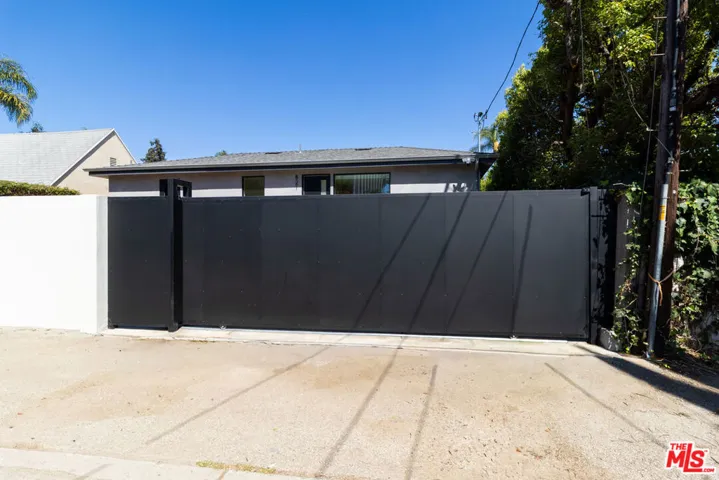 821 S Muirfield Road, Los Angeles, California 90005