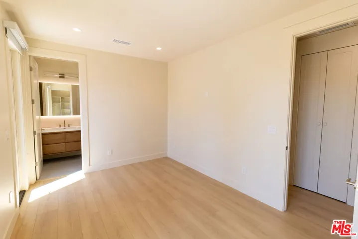821 S Muirfield Road, Los Angeles, California 90005