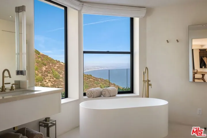 4310 Encinal Canyon Road, Malibu, California 90265