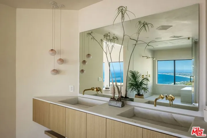 4310 Encinal Canyon Road, Malibu, California 90265