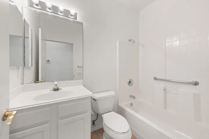 78685 Rockwell Cir MLS-24