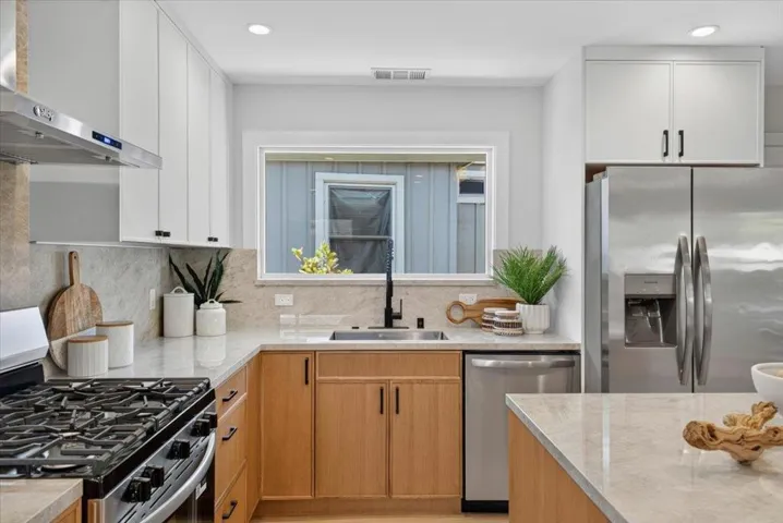 310 Errett Circle, Santa Cruz, California 95060