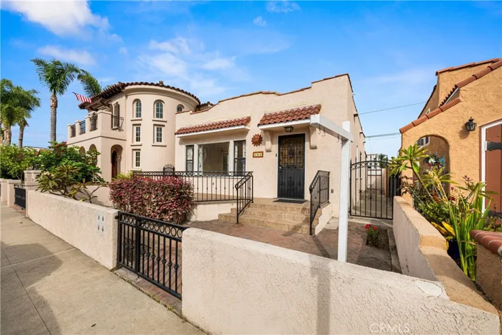 161 Santa Ana, Long Beach, California 90803