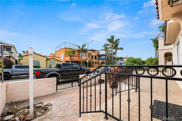 161 Santa Ana, Long Beach, California 90803