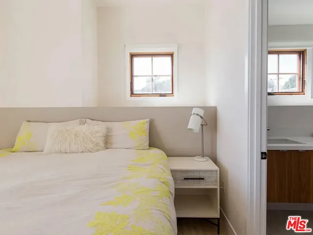 1319 Yale Street 1, Santa Monica, California 90404