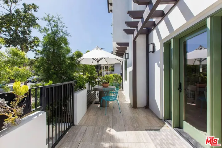 1319 Yale Street 1, Santa Monica, California 90404