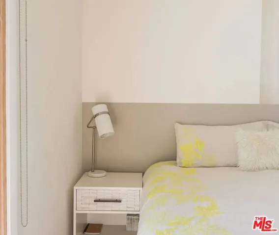 1319 Yale Street 1, Santa Monica, California 90404