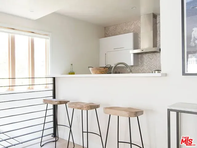 1319 Yale Street 1, Santa Monica, California 90404