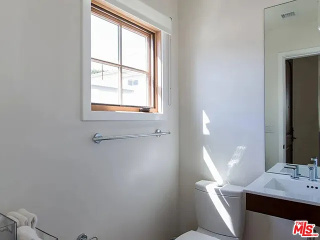 1319 Yale Street 1, Santa Monica, California 90404