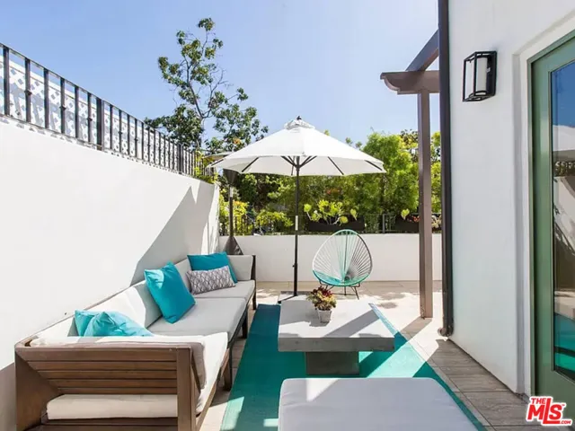 1319 Yale Street 1, Santa Monica, California 90404