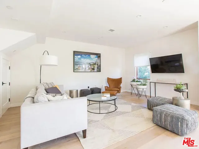1319 Yale Street 1, Santa Monica, California 90404