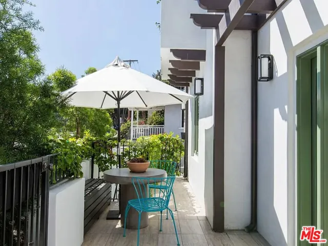1319 Yale Street 1, Santa Monica, California 90404