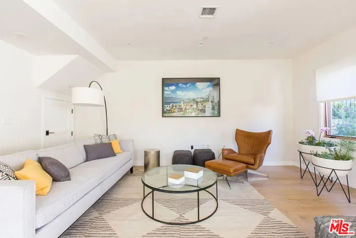 1319 Yale Street 1, Santa Monica, California 90404