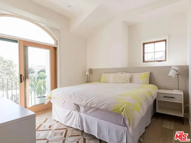 1319 Yale Street 1, Santa Monica, California 90404