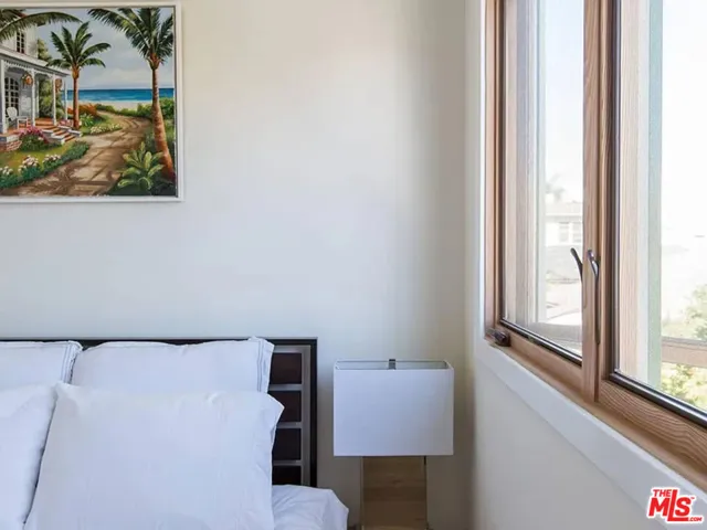 1319 Yale Street 1, Santa Monica, California 90404