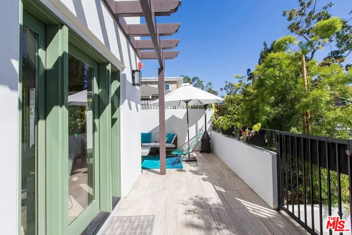 1319 Yale Street 1, Santa Monica, California 90404