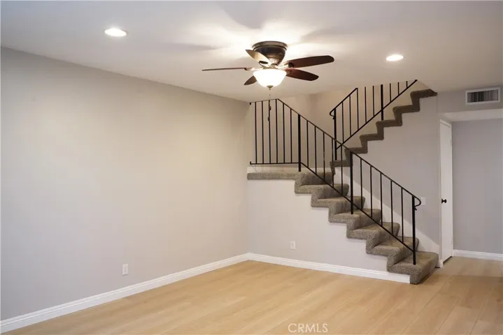 1695 E Avenida De Las Flores, Thousand Oaks, California 91362
