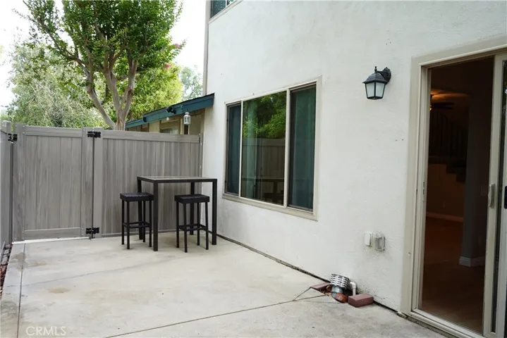 1695 E Avenida De Las Flores, Thousand Oaks, California 91362