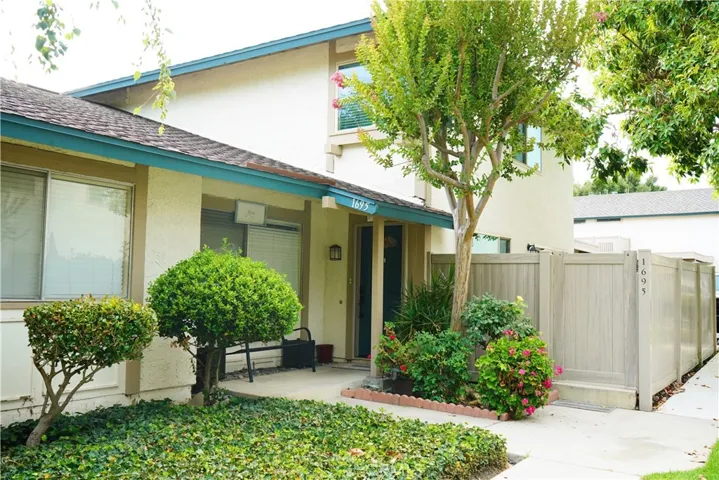 1695 E Avenida De Las Flores, Thousand Oaks, California 91362