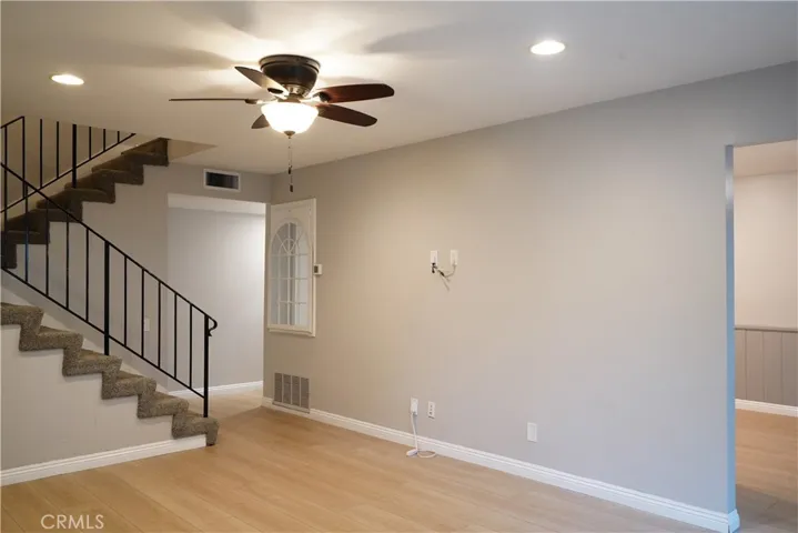 1695 E Avenida De Las Flores, Thousand Oaks, California 91362