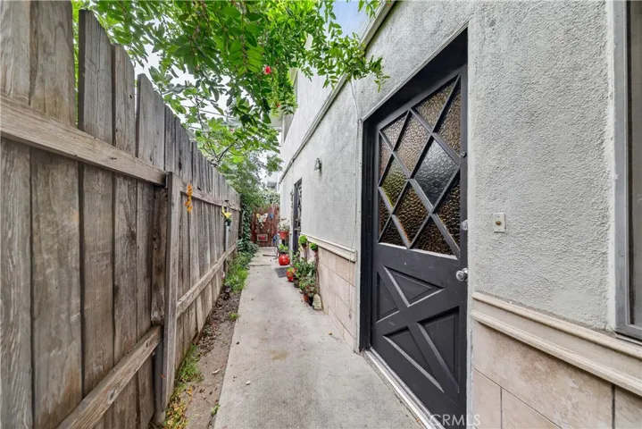 1148 Thompson, Glendale, California 91201