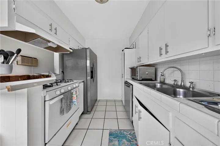 1148 Thompson, Glendale, California 91201