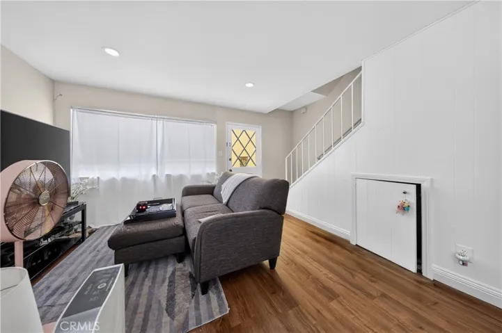 1148 Thompson, Glendale, California 91201