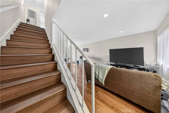 1148 Thompson, Glendale, California 91201