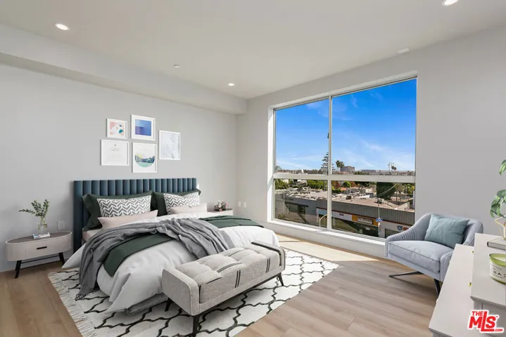 12431 Rochester Avenue 411, Los Angeles, California 90025