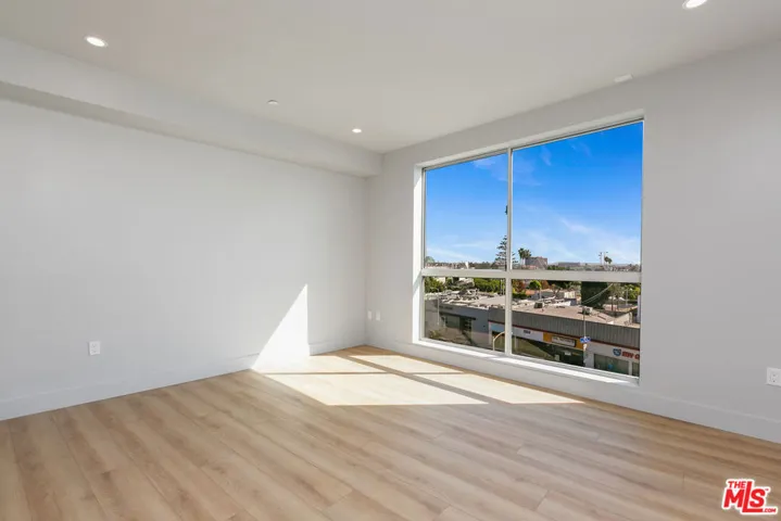 12431 Rochester Avenue 411, Los Angeles, California 90025