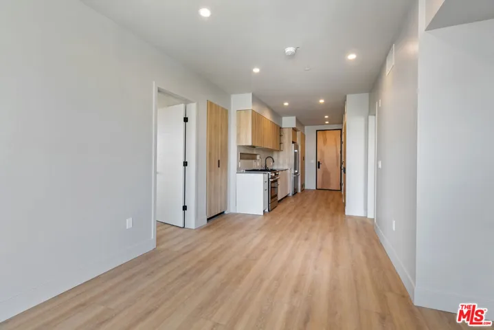 12431 Rochester Avenue 411, Los Angeles, California 90025