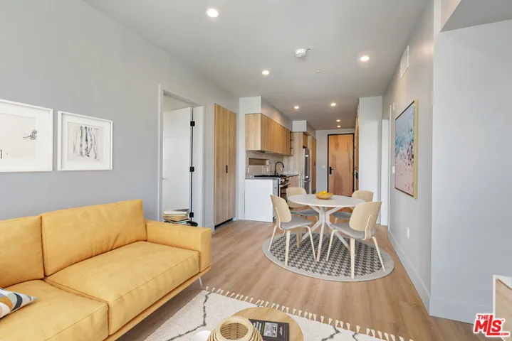 12431 Rochester Avenue 411, Los Angeles, California 90025