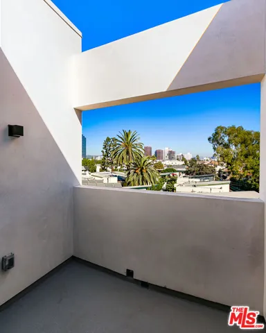 12431 Rochester Avenue 411, Los Angeles, California 90025