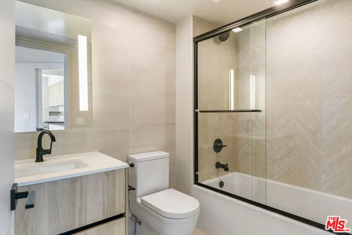 12431 Rochester Avenue 411, Los Angeles, California 90025