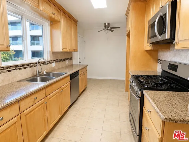 447 S Palm Drive 6, Beverly Hills, California 90212