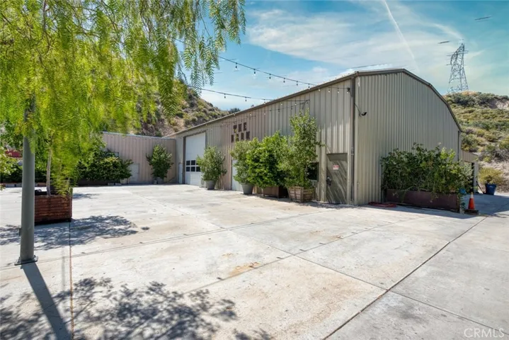 15142 Sierra Highway, Canyon Country, California 91390