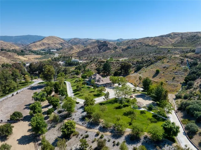 15142 Sierra Highway, Canyon Country, California 91390