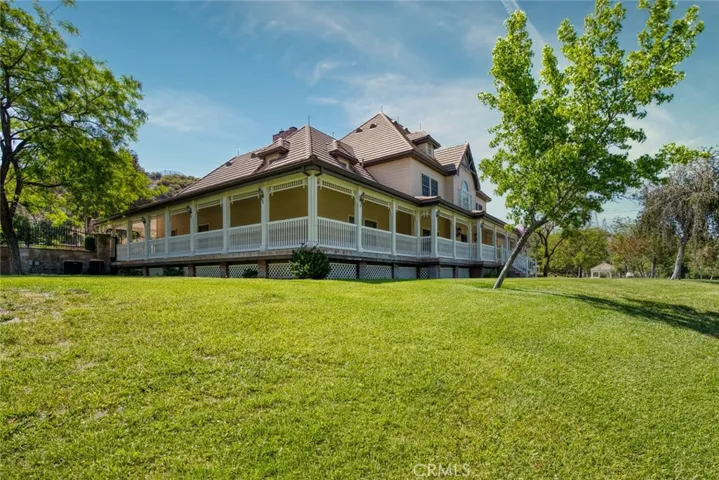 15142 Sierra Highway, Canyon Country, California 91390