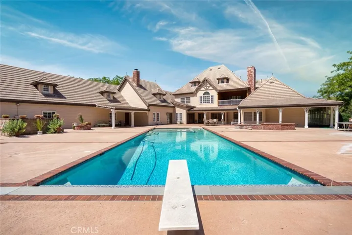15142 Sierra Highway, Canyon Country, California 91390