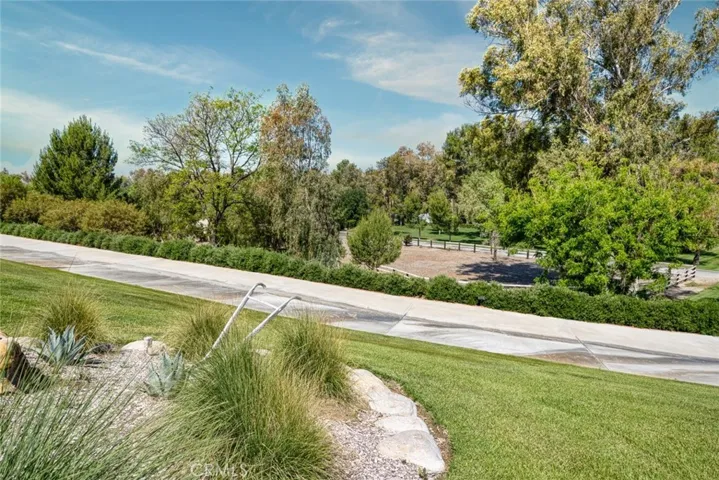 15142 Sierra Highway, Canyon Country, California 91390