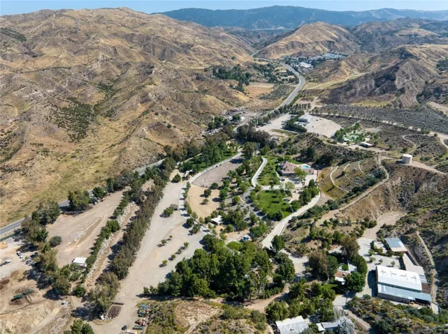 15142 Sierra Highway, Canyon Country, California 91390