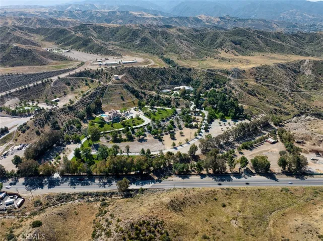 15142 Sierra Highway, Canyon Country, California 91390